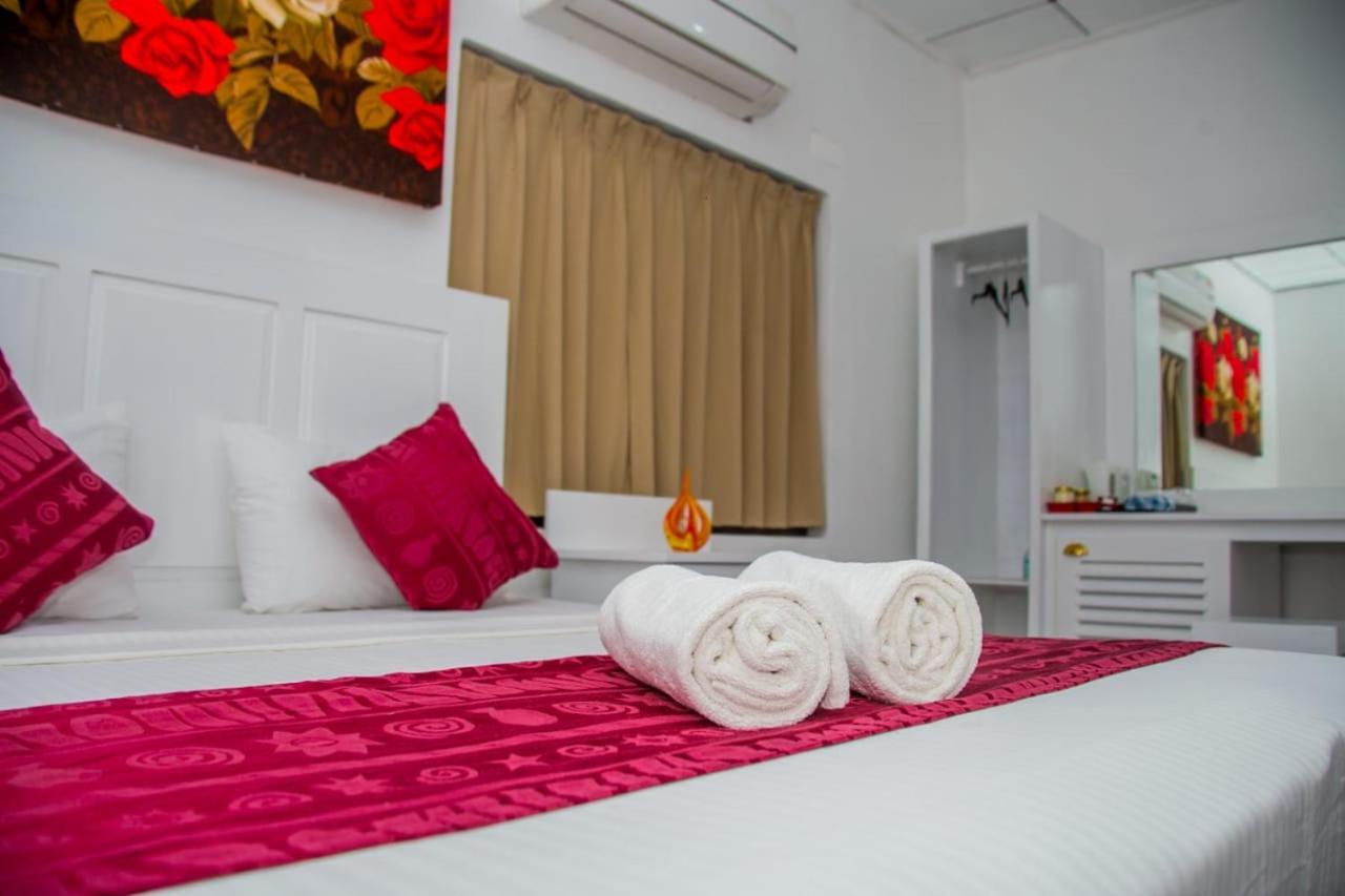 Niwahana Transit City Hotel Katunayaka Zewnętrze zdjęcie