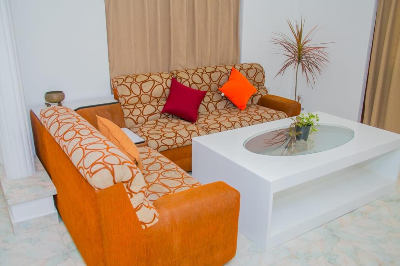 Niwahana Transit City Hotel Katunayaka Zewnętrze zdjęcie