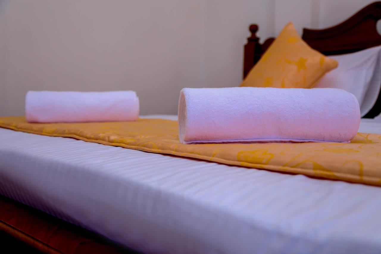 Niwahana Transit City Hotel Katunayaka Zewnętrze zdjęcie
