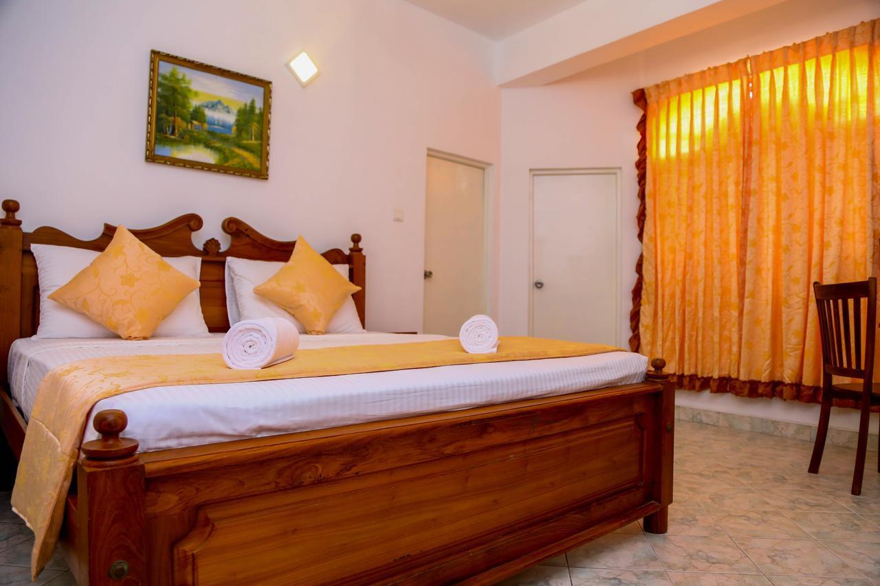 Niwahana Transit City Hotel Katunayaka Zewnętrze zdjęcie